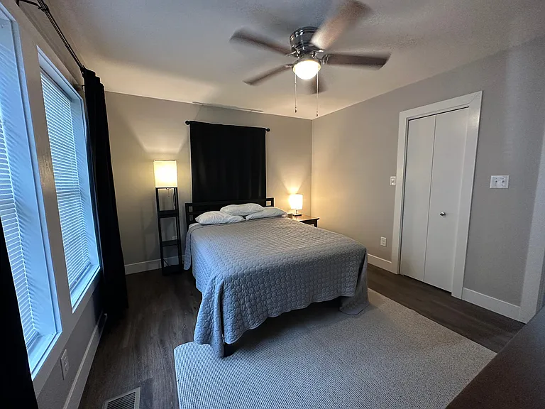 3 bed, 1.0 bath, 1000 sqft, $1,850 — Photo 30