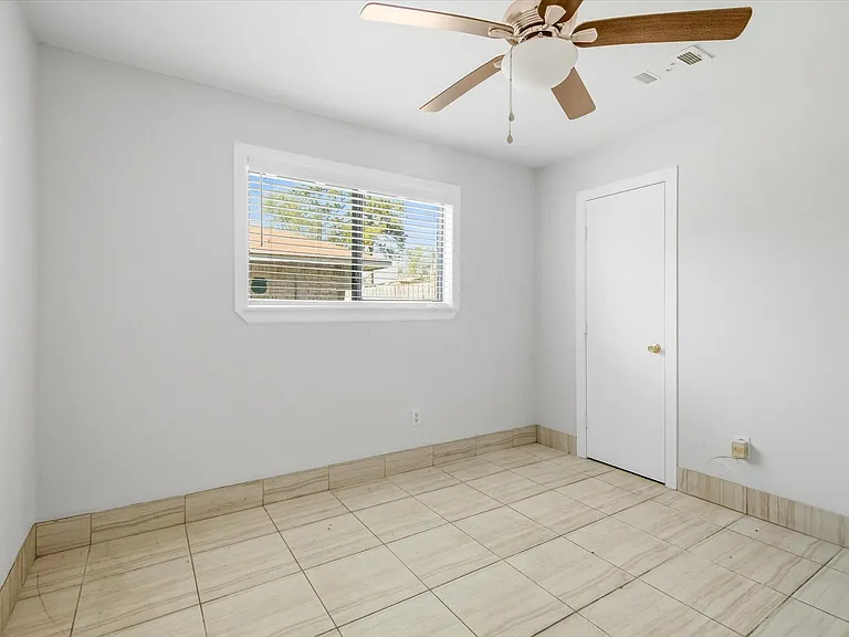 501 Ladd St — Photo 21