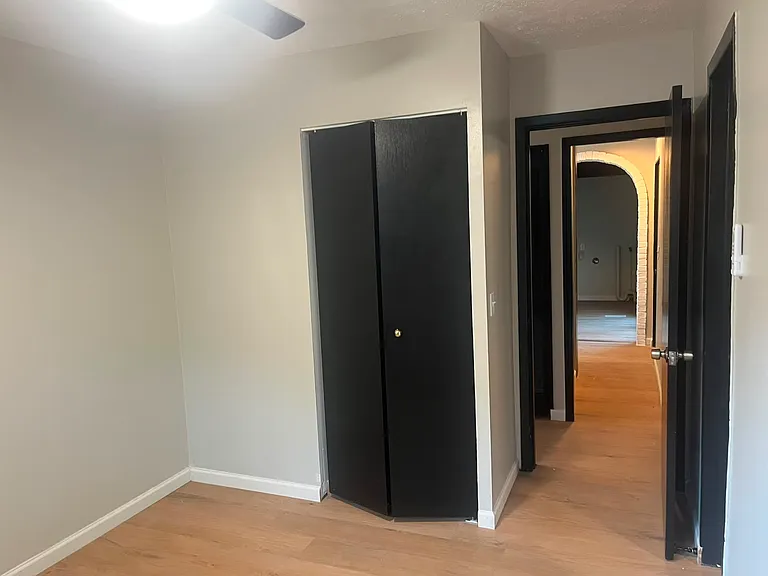 7004 Roe Blvd — Photo 9