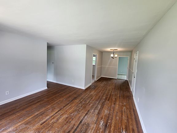 2nd image of 6126 Middlerose Cir