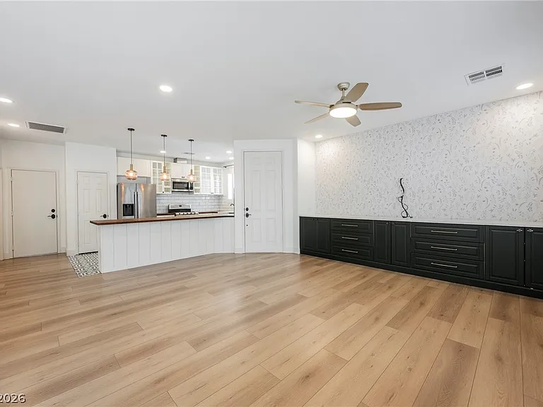 9133 Alpine Grove Ave #103 — Photo 5
