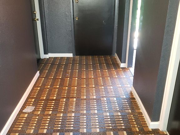 5th image of 1355 N York St #19