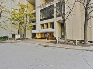 33 Harbour Sq #2208, Toronto, ON M5J2G2