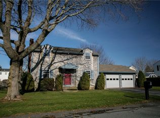 7 Colony Dr, Middletown, RI 02842