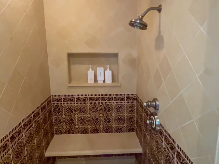 Lilac Dr — Photo 19