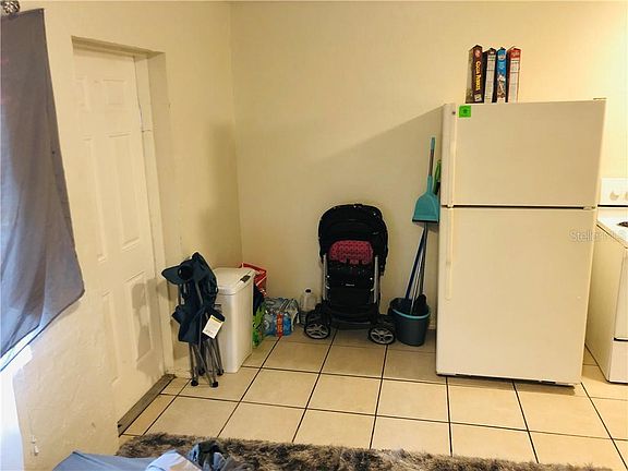 3rd image of 221 Mike St