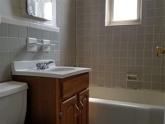 5th image of 5635 Netherland Ave APT 6D