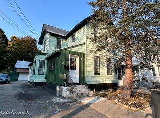 10 Auburn Pl, Glens Falls, NY 12801