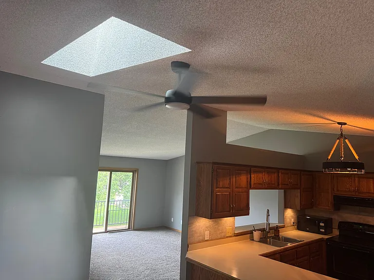11139 Edgewood Cir N — Photo 5