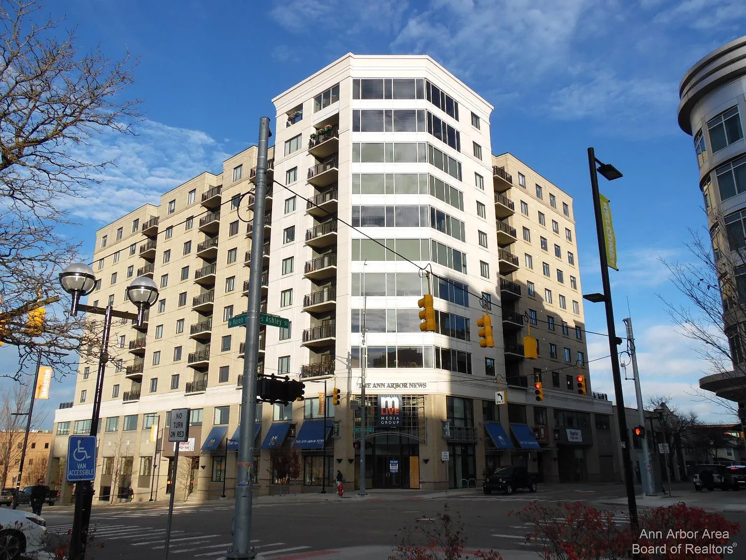 2 bed, 2.0 bath, 1241 sqft, $4,000 — Photo 1