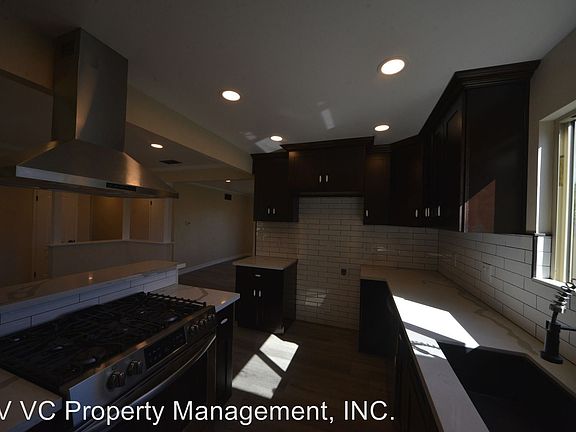 4th image of 2240 Crestmont Dr