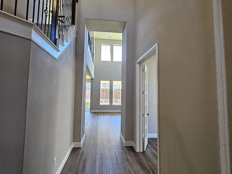 810 Elm Park Dr — Photo 64