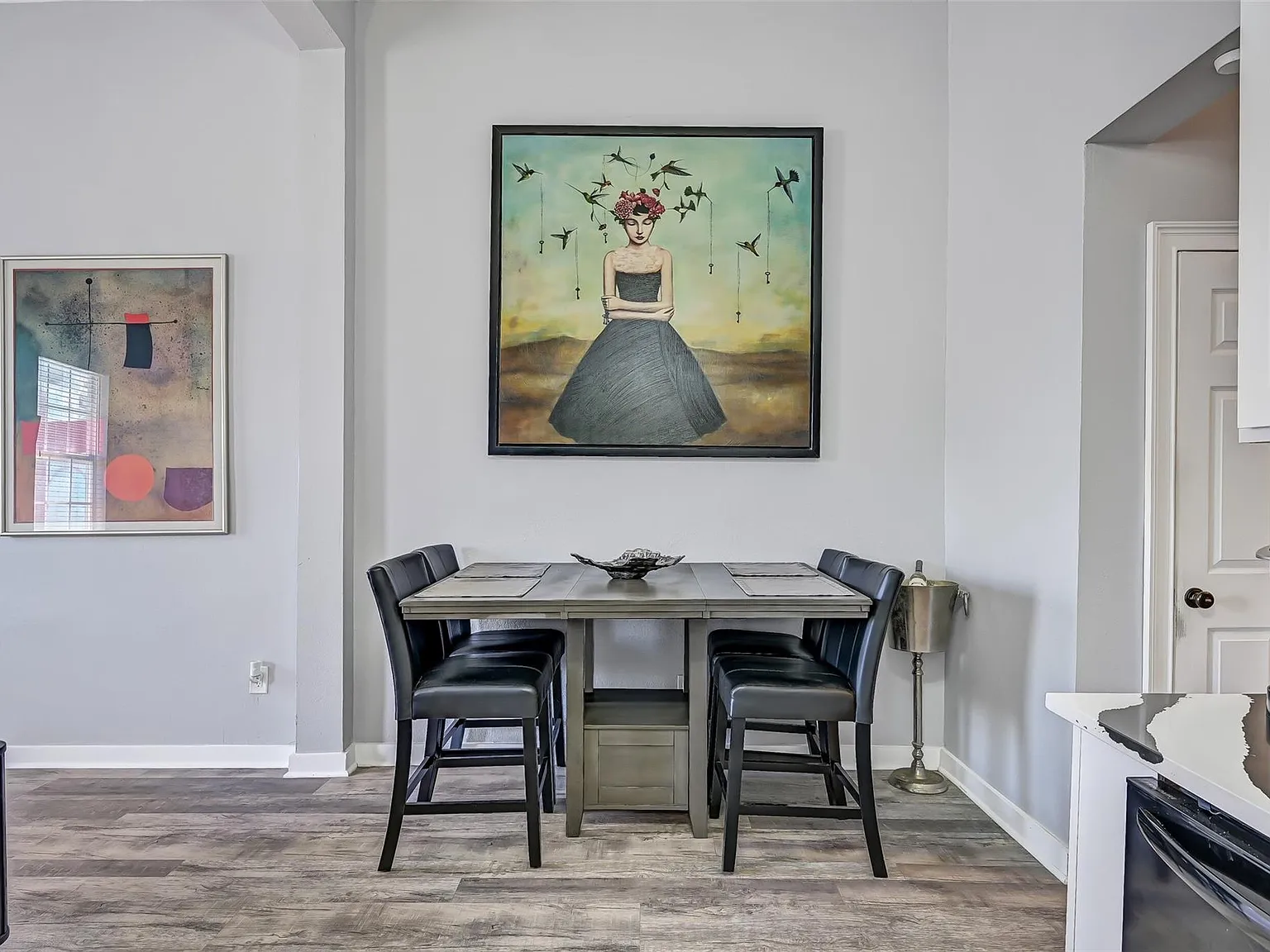 2 bed, 1.5 bath, 1420 sqft, $2,500 — Photo 4