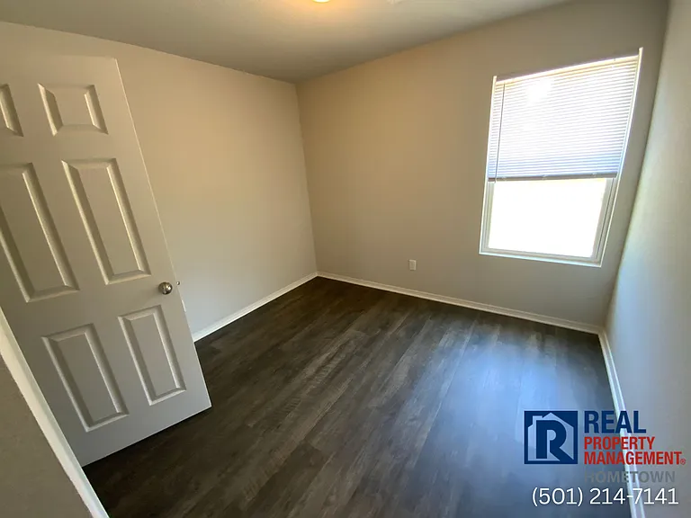 41 Winter Valley Cv — Photo 11