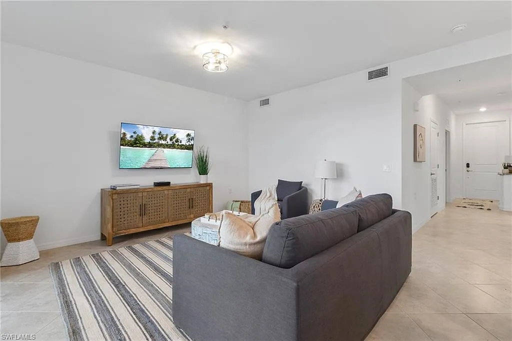 2 bed, 2.0 bath, 1154 sqft, $2,395 — Photo 3
