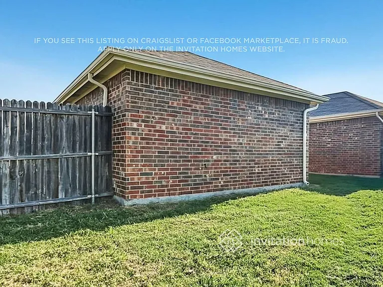 313 Eastland Ct — Photo 22