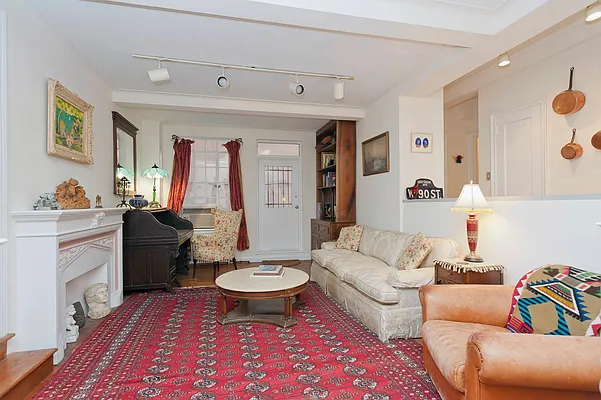 Rented by Town Residential | media 4