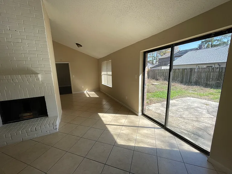 2330 Cades Cove Dr — Photo 12