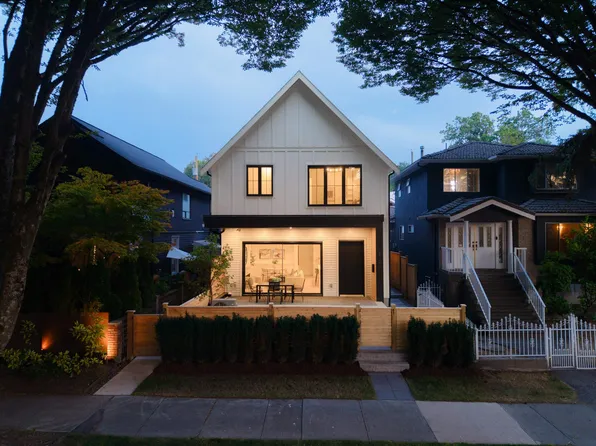 810 E 22nd Ave #1, Vancouver, BC V5V 1V7