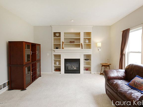 4th image of 2217 Beatrice Dr NE