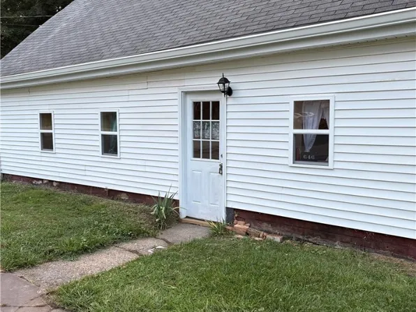 646 3rd St, Ravenna, OH 44266