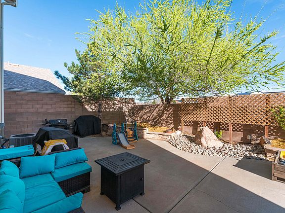 4th image of 1120 Reynosa Loop SE