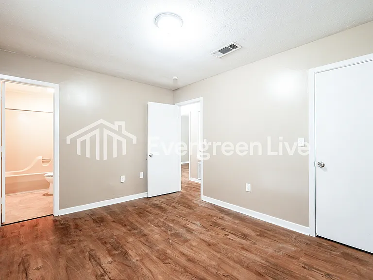 438 Terri Ln — Photo 9