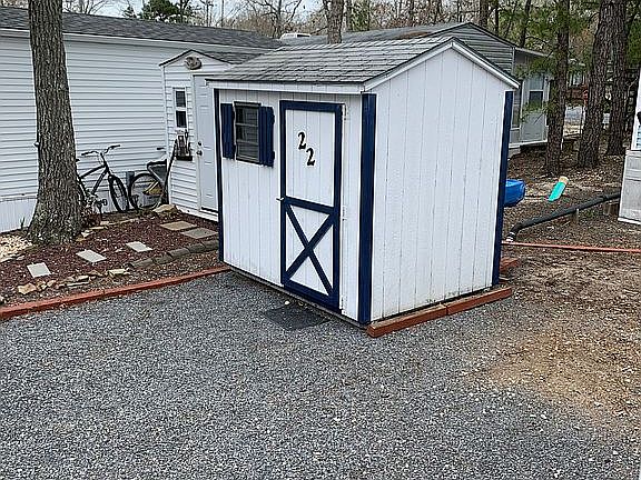 3rd image of 22 Lakeview Dr