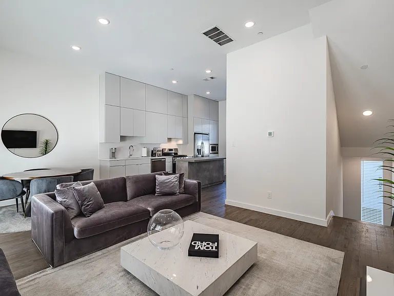 5002 San Jacinto St #106 — Photo 12