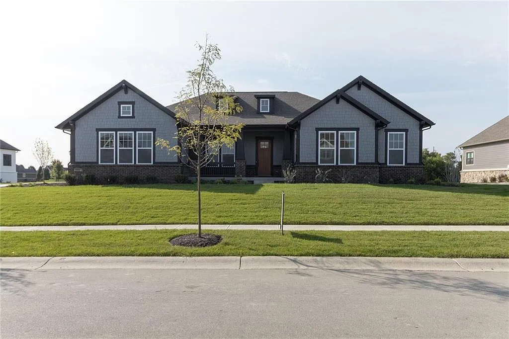 3385 Pace Dr photo 1