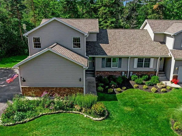 1601 Old Manor Dr, Derby, NY 14047