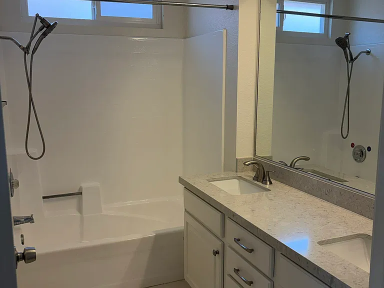 16139 Firestone Ln — Photo 17