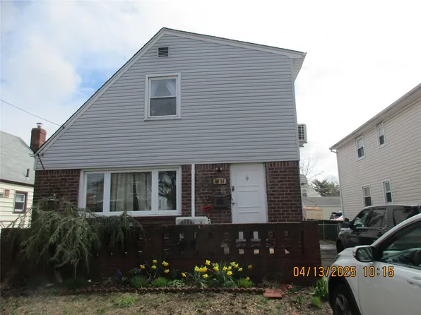80-59 268 Street, Glen Oaks, NY 11004