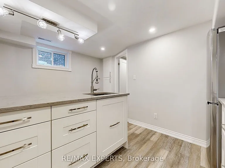 39 Norval St #BASEMENT — Photo 12