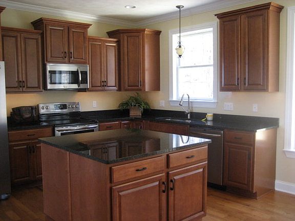 4th image of 202 Greystone Dr
