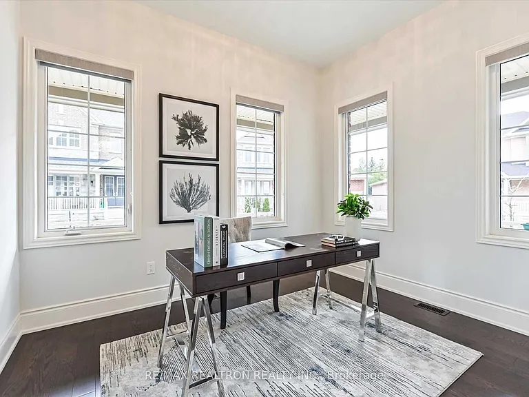 51 Ken Sinclair Cres — Photo 14
