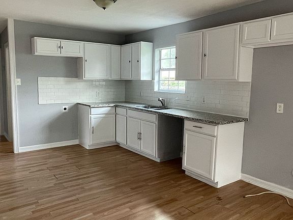 4th image of 3821 Wipprecht St Unit A