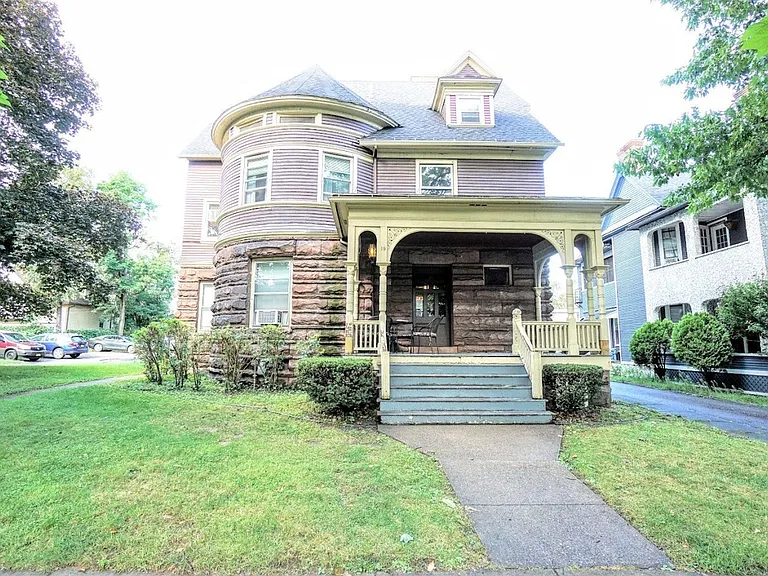 19 Portsmouth Ter — Photo 1