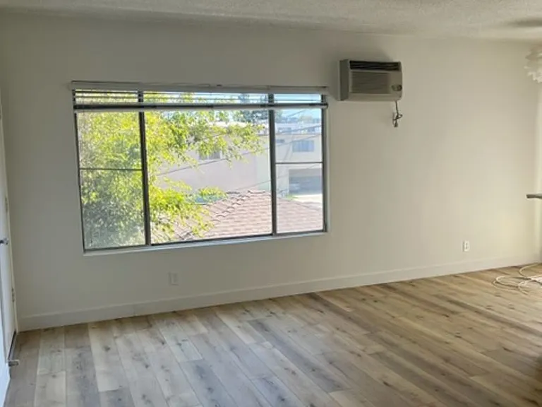 12708 Pacific Ave — Photo 2