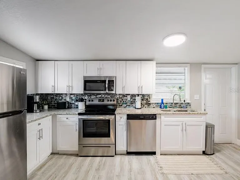 8311 N Newport Ave — Photo 5