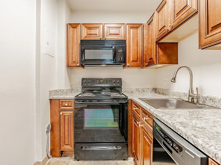 Stockbridge Apartment Homes — Photo 24
