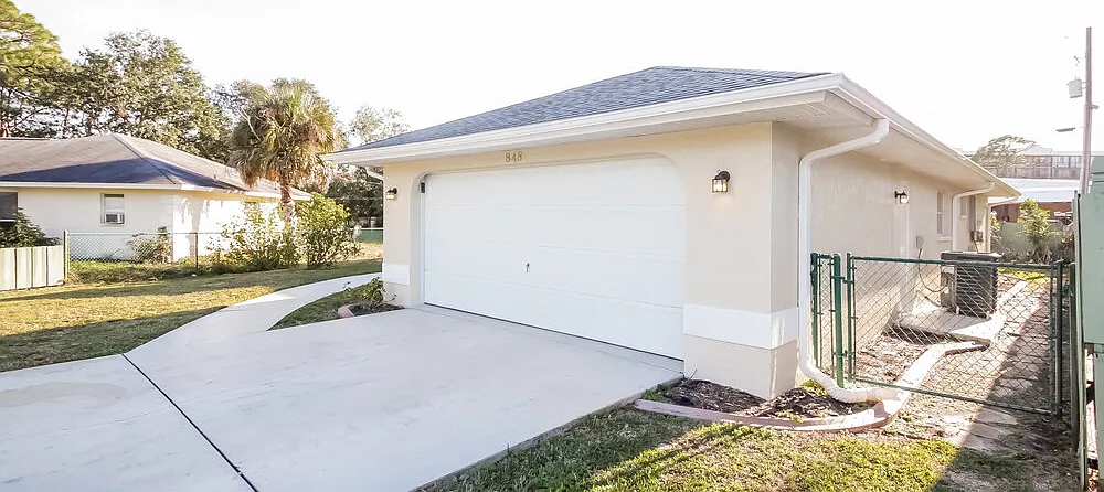 3 bed, 2.0 bath, 1755 sqft, $2,845 — Photo 2