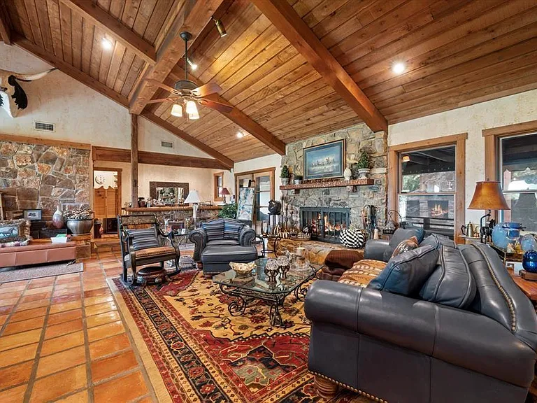 1382 E Blackjack Rd — Photo 9