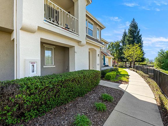 4th image of 502 Esplanade Cir