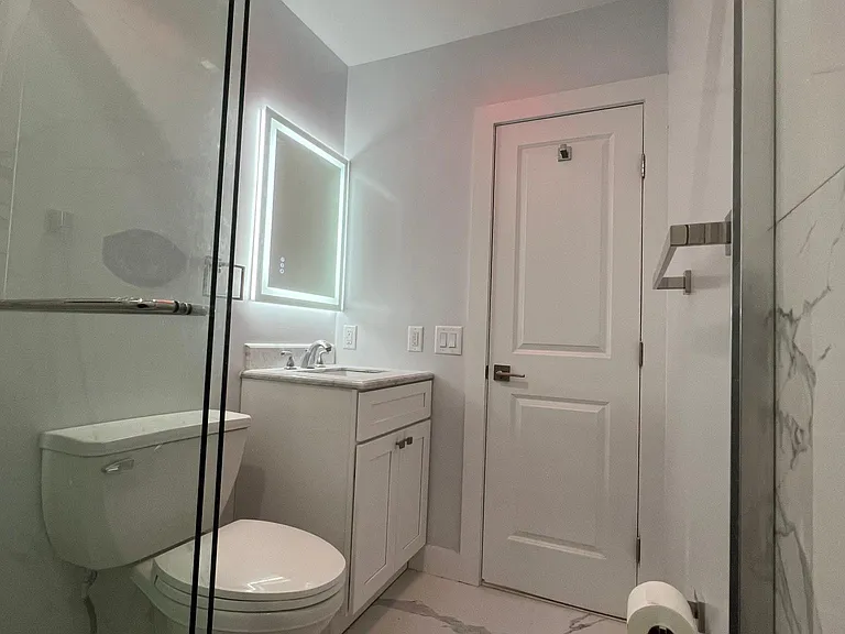 6112 Broadway #1 — Photo 14