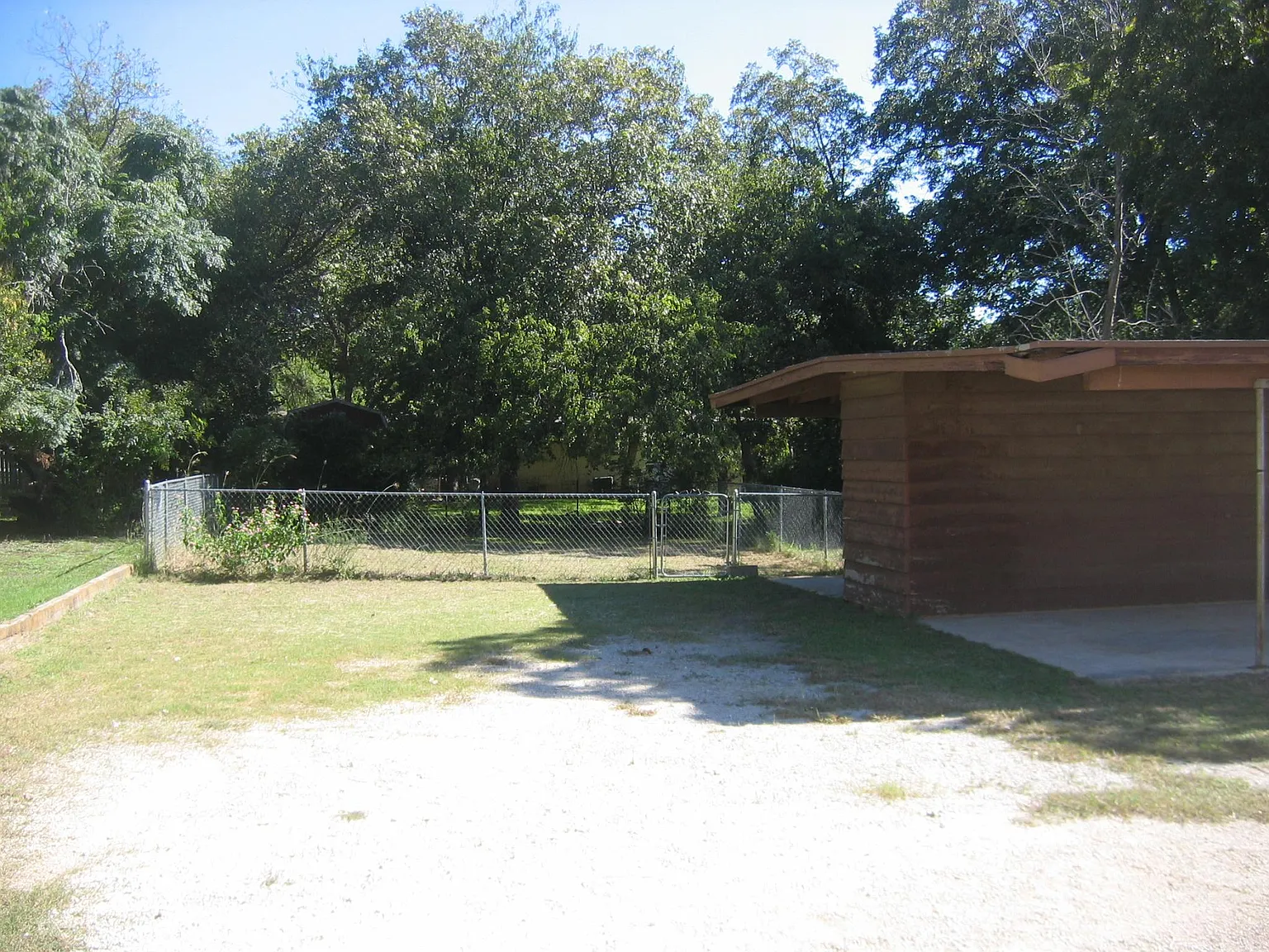 2 bed, 900 sqft, $1,275 — Photo 3
