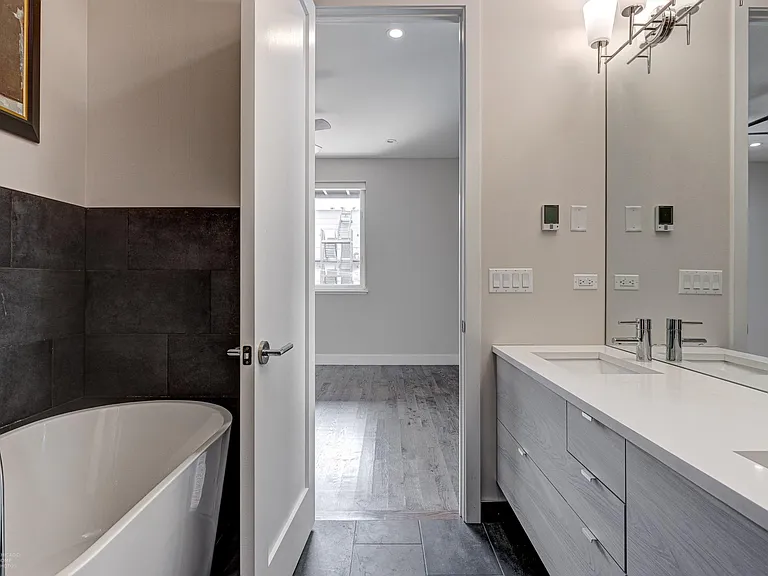 822 N Marshfield Ave #2N — Photo 13