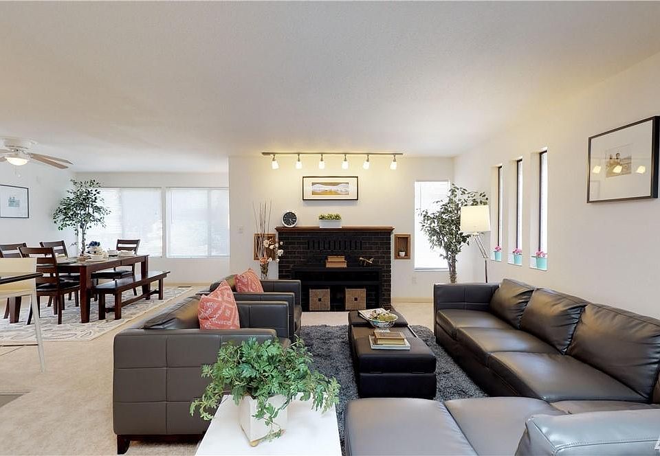 Living and dinning area.
