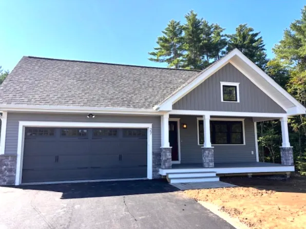 27 Edgewater Drive, Brentwood, NH 03833