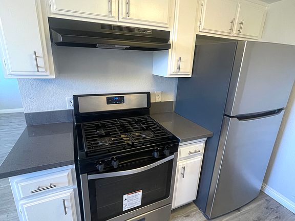 4th image of 1066 Roswell Ave #302